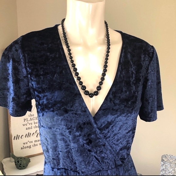🌟🌟🌟SOLD🌟🌟🌟🎶 SHE WORE BLUE VELVET 🎶 L.A. HEARTS velvet dress Beautiful W - Picture 3 of 16